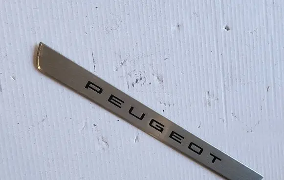 Peugeot 208 II Side skirt front trim 98532034RW