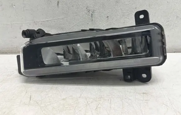 BMW X1 F48 F49 Front fog light 11321100000 A9808952606 8089526