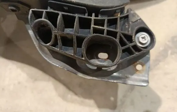 Lexus GS 300 350 430 450H Front bumper mounting bracket 