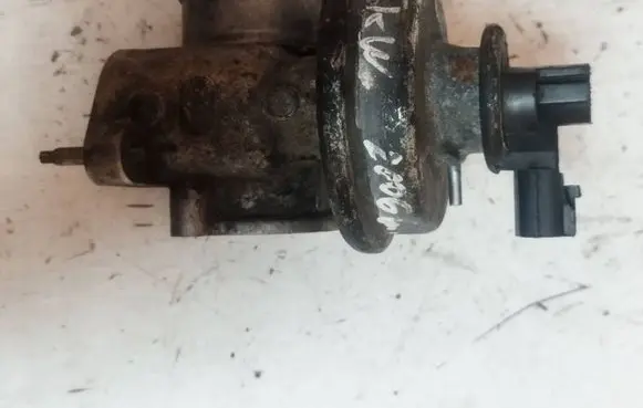 Ford Mondeo Mk III EGR valve 179B06P