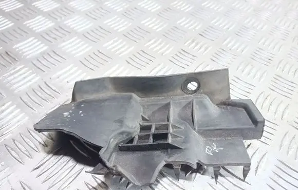 Mitsubishi Lancer VIII Other engine bay part 7405A203