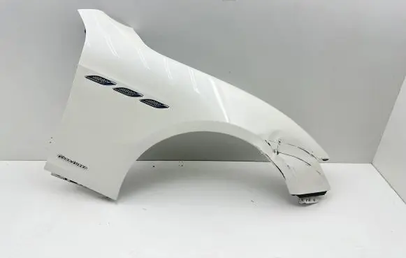 Maserati Ghibli Fender 673002042
