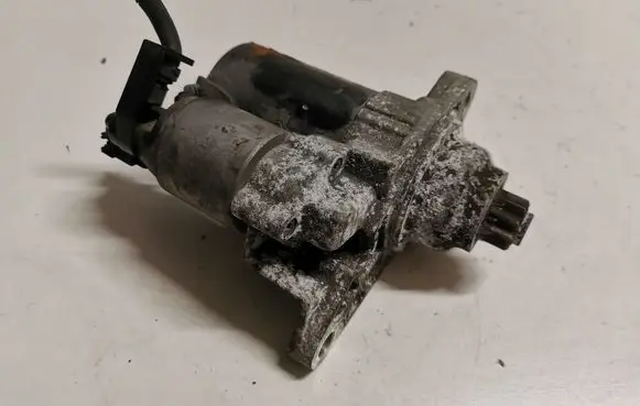 Volkswagen Polo Starter motor 0001120404