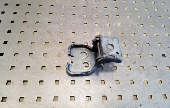 Peugeot 5008 Rear door upper hinge