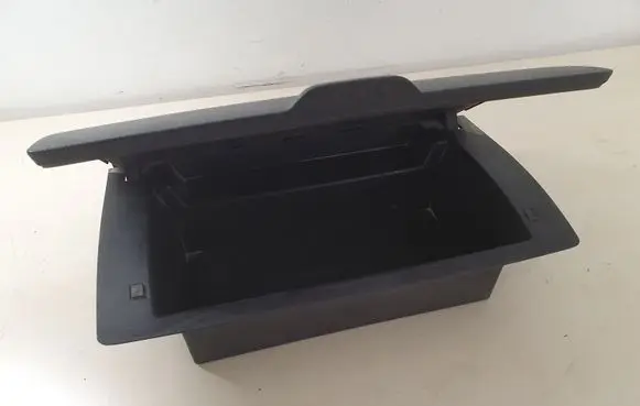 Nissan X-Trail T31 Glove box 68275JG00A