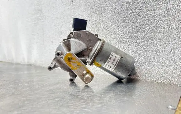 Opel Zafira B Wiper motor 404976