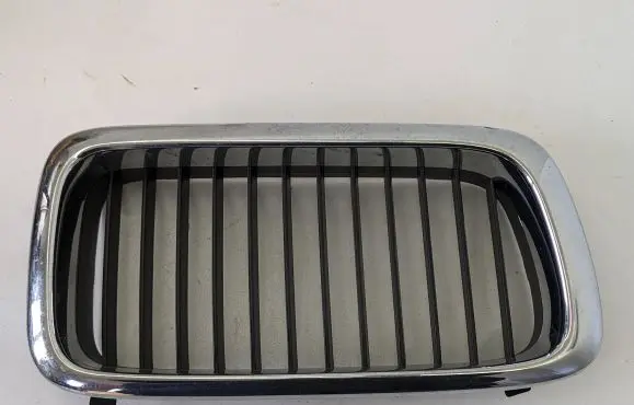 BMW 7 E38 Front grill 51138125812