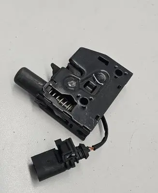 Audi A3 S3 8V Engine bonnet/hood lock/catch 8V0823509A 18091708S 2111337