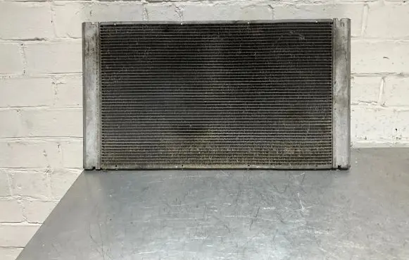 BMW 5 E60 E61 Coolant radiator 7795138 E3777003