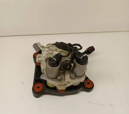 BMW 5 F10 F11 Air suspension compressor 10641010