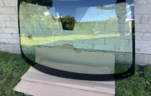 Toyota C-HR I Front windscreen/windshield window 43R010335