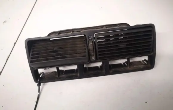 Volkswagen Golf IV Dash center air vent grill 1j0819728c 1j0819736c