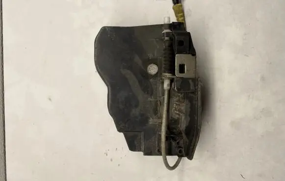 BMW 1 E81 E87 Coupe door lock (next to the handle) 7154628