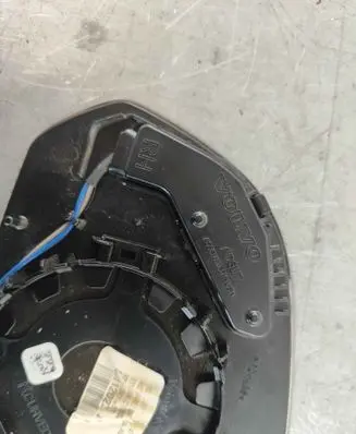 Volvo C40 Wing mirror glass 31477527