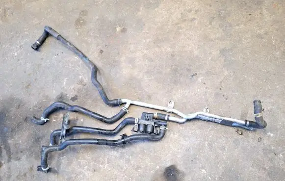BMW 5 F10 F11 Coolant heater control valve 6411911916 1147412200 17127591093