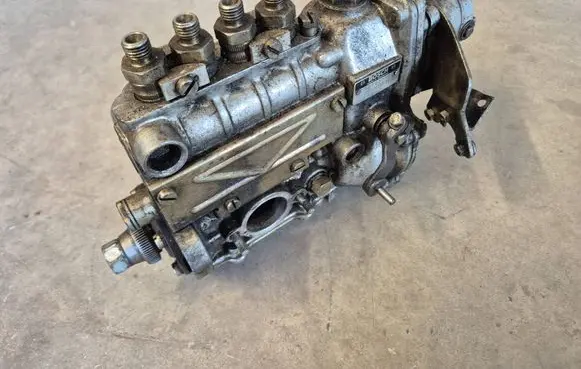 Fuel injection high pressure pump