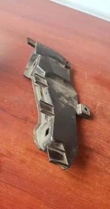 Headlight/headlamp mounting bracket