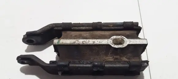 Volvo XC60 Engine mount bracket 31262935 8G9N-6P082-BA
