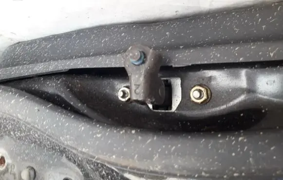 Toyota Corolla Verso E121 Rear door check strap stopper