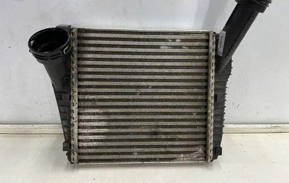 Audi Q7 4L Intercooler radiator 7p0145804a