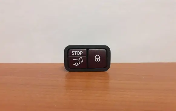 Mercedes-Benz GLS X166 Tailgate/boot open switch button 2128210551 2815