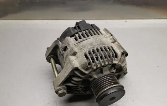 Renault Laguna II Generator/alternator 8200064685