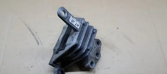 Opel Insignia A Engine mount bracket 13227712