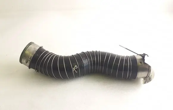 BMW 3 E90 E91 Intercooler hose/pipe 8511738