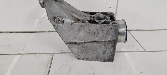 Mercedes-Benz Vito Viano W639 Engine mounting bracket A6462230004