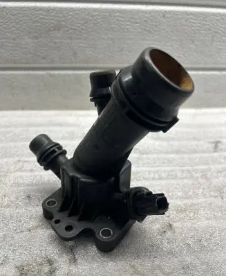 Volvo XC60 Thermostat housing 31293556