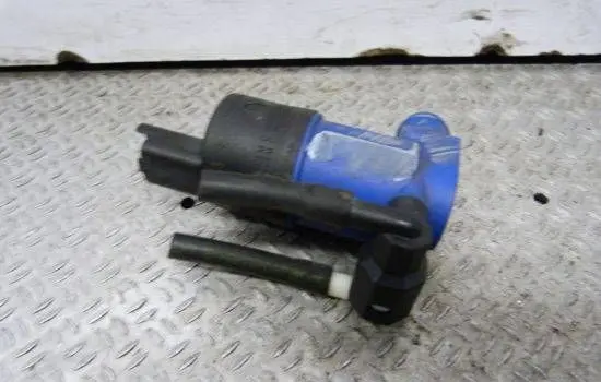 Renault Clio IV Windscreen/windshield washer pump 9641553980
