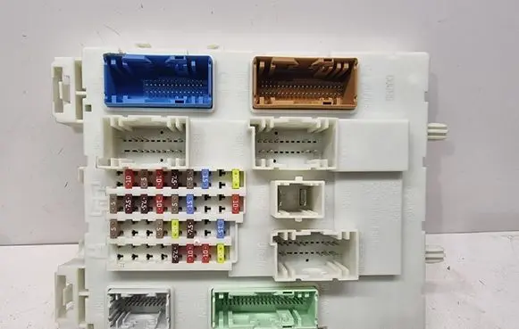 Volvo V40 Fuse module 31394963 36003145
