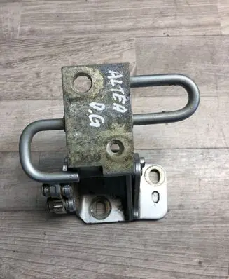 Seat Altea Rear door lower hinge 6Q4833412