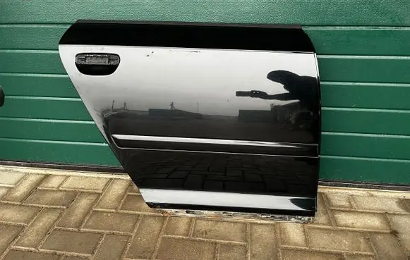 Audi A3 S3 8P Rear door LY9B