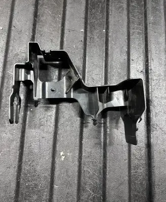 Land Rover Discovery 5 Radiator mount bracket JPLA14A099SA