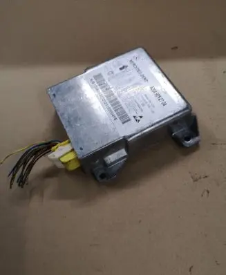 Mercedes-Benz C W204 Airbag control unit/module 5WK44739 A2049012704