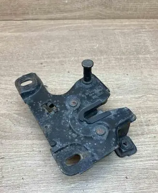Audi A6 S6 C5 4B Engine bonnet/hood lock/latch loop/hook 8D0823509D