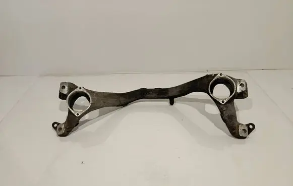 Volkswagen Touareg II Engine mounting bracket 7P0199207
