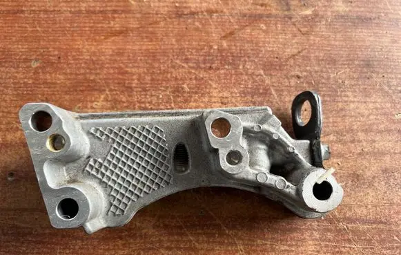 Peugeot 207 Engine mounting bracket 9683165580