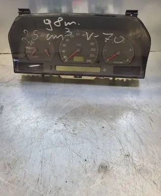 Volvo S70 V70 V70 XC Speedometer (instrument cluster)