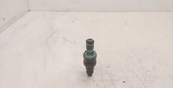 BMW 5 E39 Fuel injector 0280150415