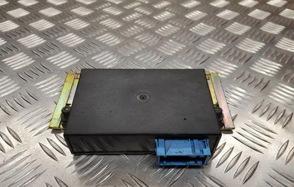 BMW 7 E38 Cruise control unit/module 8369062