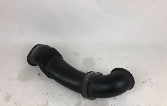 Audi Q7 4L Air intake duct part 7L6129752B 7L6129609