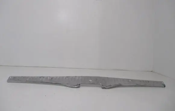 Trunk/boot sill cover protection