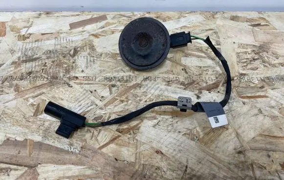 Mercedes-Benz Vito Viano W447 Horn signal A4475402355 08052018 ZGS002