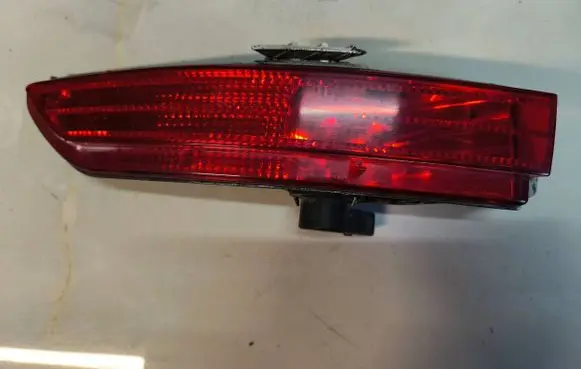 Volkswagen Touareg II Rear fog light 173673 173672