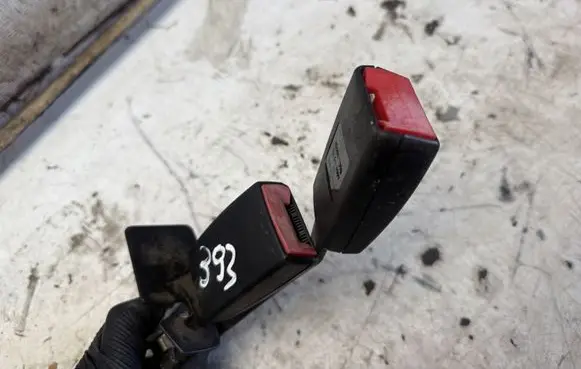 Audi A4 S4 B5 8D Rear seatbelt buckle 8D0857739B