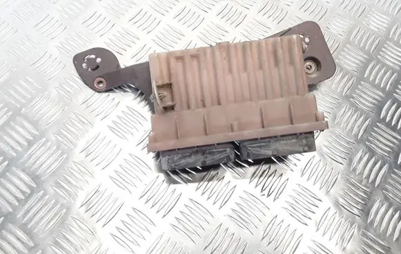 Coolant fan relay
