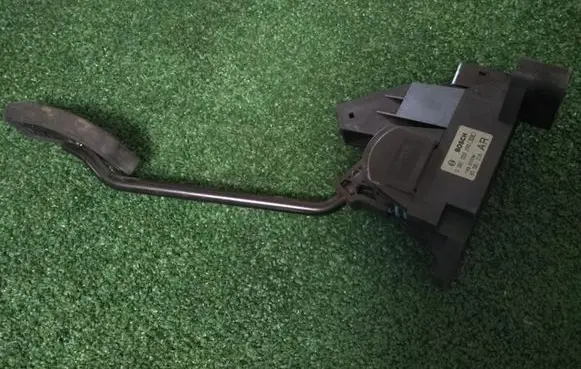 Opel Zafira A Accelerator throttle pedal 0281002299 90581216 18900339