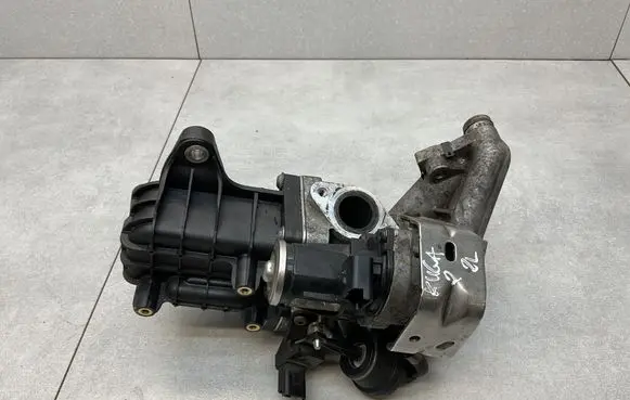 Ford Kuga II EGR valve 9807593080